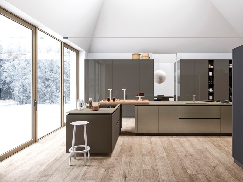 Cucine con isola: pi&ugrave; spazio e versatilit&agrave; per chi ama cucinare